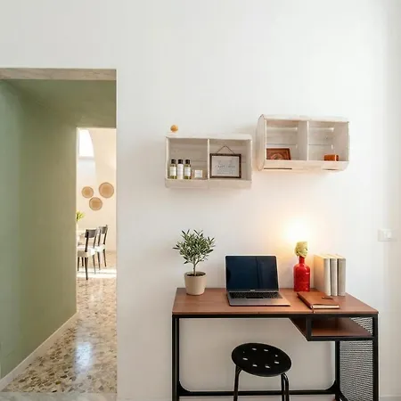 Modugno Central Апартаменты